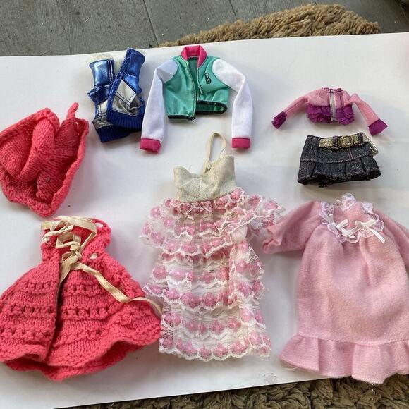 LOT OF 8 Vintage Barbie Dolls Clothes Outfits Dress Jacket Skirt Excellent Condi - Picture 1 of 7